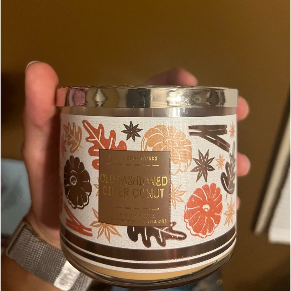Old Fashioned Cider Doughnut Candle